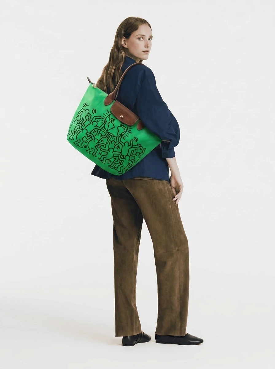 Longchamp Le Pliage Original L Tote Bag In Holding The Earth 4 Longchamp Le Pliage Original L Tote Bag In Holding The Earth - Image 2